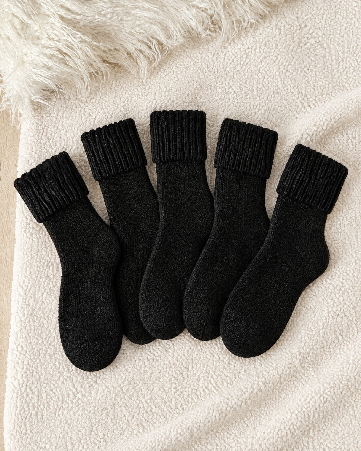 Five black socks: the 5-pair set in Black